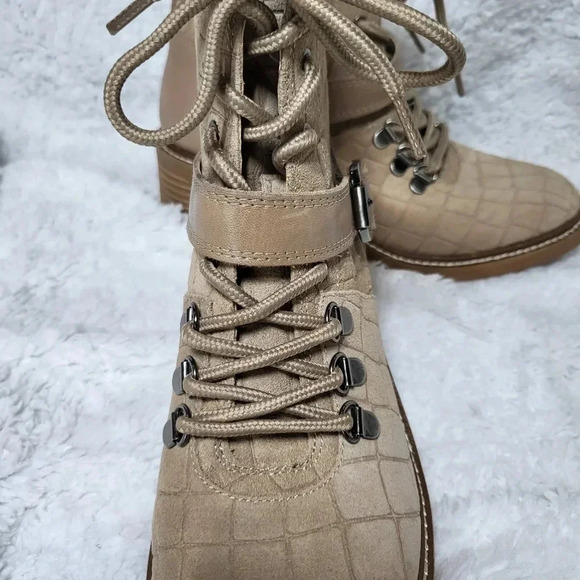 NWOT Vince Camuto Kaiander Boots - Picture 6 of 9